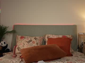 Foto porno honeyyykate ne arata tot la camera pe KUR.ro