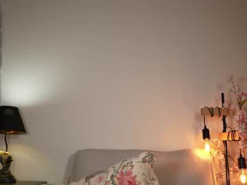 Foto porno honeyyykate ne arata tot la camera pe KUR.ro