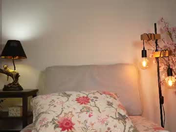 Foto porno honeyyykate ne arata tot la camera pe KUR.ro