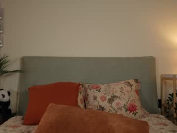 Foto porno honeyyykate ne arata tot la camera pe KUR.ro