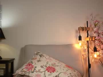 Foto porno honeyyykate ne arata tot la camera pe KUR.ro