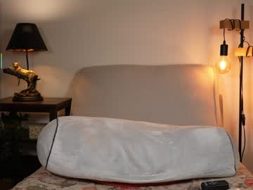 Foto porno honeyyykate ne arata tot la camera pe KUR.ro