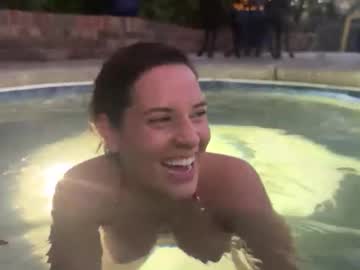 Foto porno hottmay se dezbraca la web pe Chaturbate pe KUR.ro