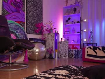 Foto porno informal_ se dezbraca la web pe Chaturbate pe KUR.ro