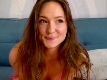 Foto porno innocentprovenguilty se dezbraca la web pe Chaturbate pe KUR.ro