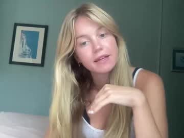 Foto porno Discutii intime cu isabellesings pe KUR.ro