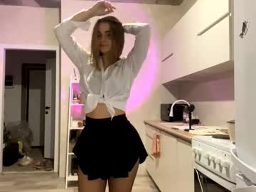 Foto porno isauratorkelson se dezbraca la web pe Chaturbate pe KUR.ro