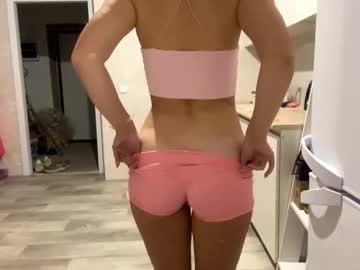 Foto porno isauratorkelson se dezbraca la web pe Chaturbate pe KUR.ro