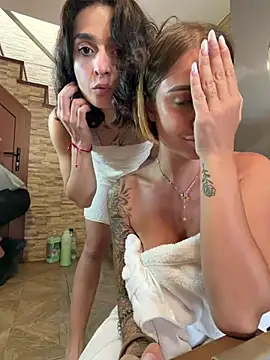 Foto porno italianPassion se dezbraca la web pe StripChat pe KUR.ro