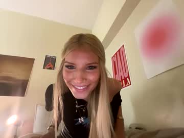 Foto porno itsabbyxx se dezbraca la web pe Chaturbate pe KUR.ro