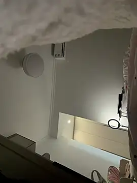 Foto porno iu-1314 ne arata tot la camera pe KUR.ro