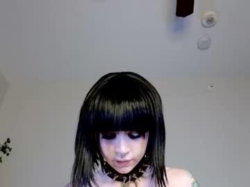 Foto porno ivey_strigoi ne arata tot la camera pe KUR.ro