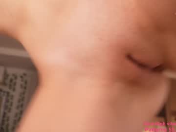 Foto porno jelli_jennifer se dezbraca la web pe Chaturbate pe KUR.ro