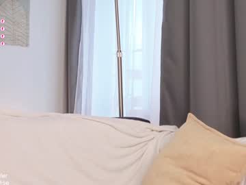 Foto porno jelli_jennifer se dezbraca la web pe Chaturbate pe KUR.ro