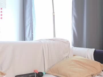 Foto porno jelli_jennifer se dezbraca la web pe Chaturbate pe KUR.ro