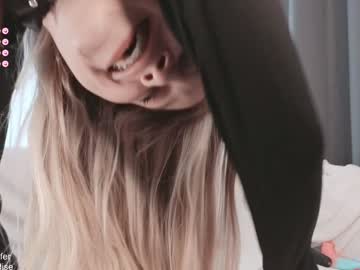Foto porno jelli_jennifer se dezbraca la web pe Chaturbate pe KUR.ro