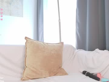 Foto porno jelli_jennifer se dezbraca la web pe Chaturbate pe KUR.ro