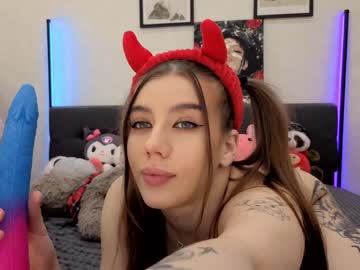 Foto porno jenie_fire ne arata tot la camera pe KUR.ro