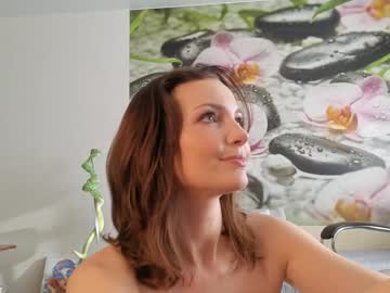 Foto porno Ganduri murdare cu jennycutey pe KUR.ro