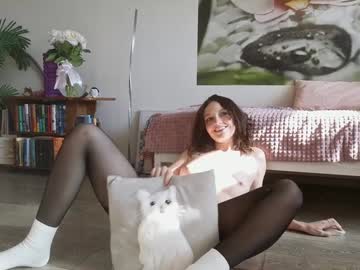 Foto porno Ganduri murdare cu jennycutey pe KUR.ro