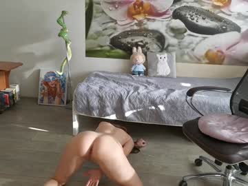 Foto porno Ganduri murdare cu jennycutey pe KUR.ro