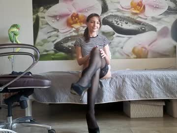 Foto porno jennycutey ne arata tot la camera pe KUR.ro