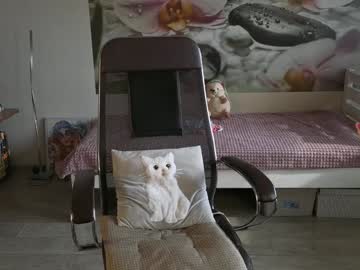 Foto porno Ganduri murdare cu jennycutey pe KUR.ro