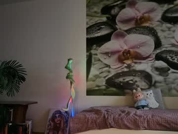 Foto porno Ganduri murdare cu jennycutey pe KUR.ro