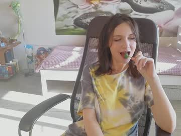 Foto porno Ganduri murdare cu jennycutey pe KUR.ro