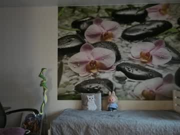 Foto porno Ganduri murdare cu jennycutey pe KUR.ro