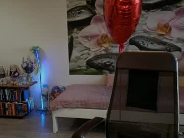 Foto porno Ganduri murdare cu jennycutey pe KUR.ro