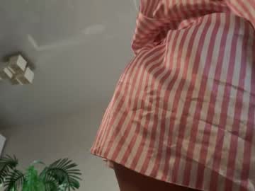 Foto porno Ganduri murdare cu jennycutey pe KUR.ro