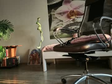 Foto porno Ganduri murdare cu jennycutey pe KUR.ro