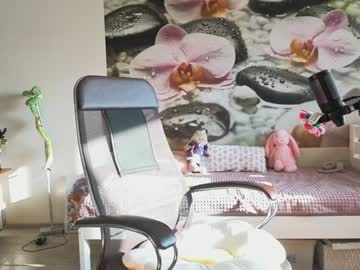 Foto porno Ganduri murdare cu jennycutey pe KUR.ro