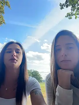 Foto porno joanaelaa ne arata tot la camera pe KUR.ro