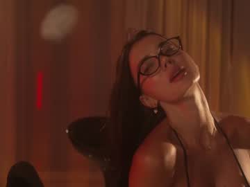 Foto porno Discutii intime cu jseductiveart pe KUR.ro