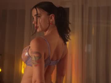 Foto porno Discutii intime cu jseductiveart pe KUR.ro