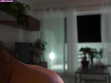 Foto porno Discutii intime cu jseductiveart pe KUR.ro