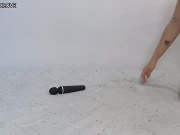 Foto porno julesxdann ne arata tot la camera pe KUR.ro