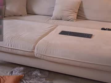 Foto porno juliyajam se dezbraca la web pe Chaturbate pe KUR.ro