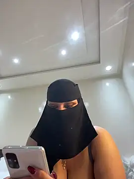 Foto porno Sex online cu jyjyelamira pe KUR.ro