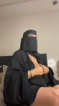 Foto porno Sex online cu jyjyelamira pe KUR.ro