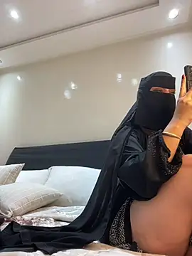 Foto porno Sex online cu jyjyelamira pe KUR.ro
