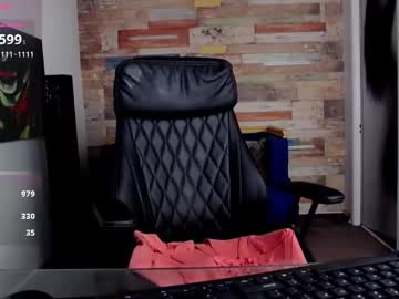 Foto porno kairafoxy se dezbraca la web pe Chaturbate pe KUR.ro