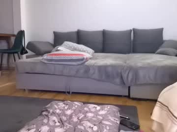 Foto porno kandasins ne arata tot la camera pe KUR.ro