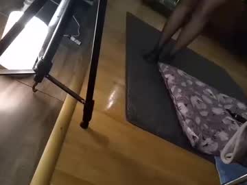 Foto porno kandasins ne arata tot la camera pe KUR.ro