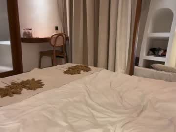 Foto porno Ganduri murdare cu karinaaaxx pe KUR.ro