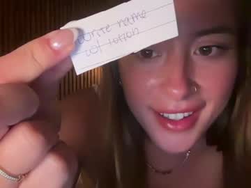 Foto porno Ganduri murdare cu karinaaaxx pe KUR.ro