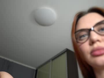 katesdesire se dezbraca la web pe Chaturbate