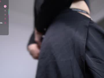 Foto porno katesdesire se dezbraca la web pe Chaturbate pe KUR.ro